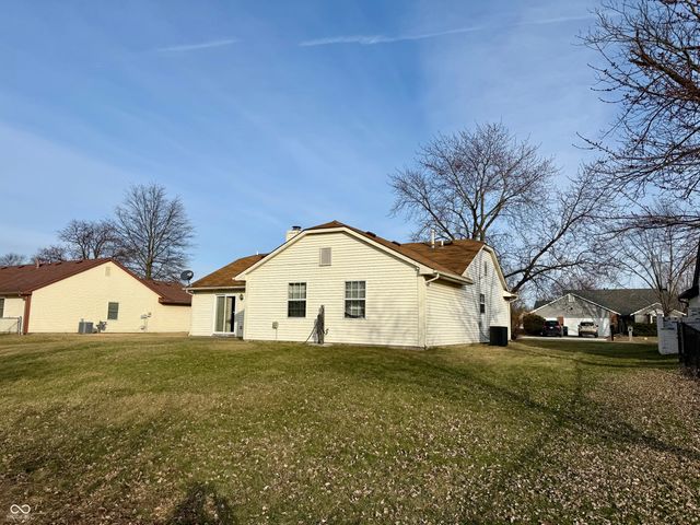 174 Country Aire Lane, Greenwood, IN 46143