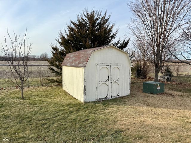 174 Country Aire Lane, Greenwood, IN 46143