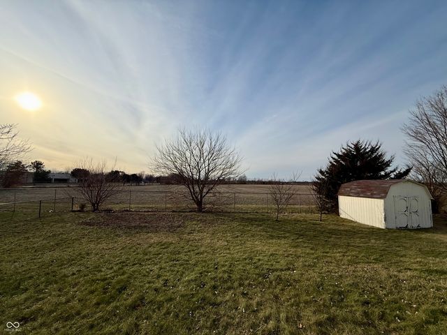 174 Country Aire Lane, Greenwood, IN 46143