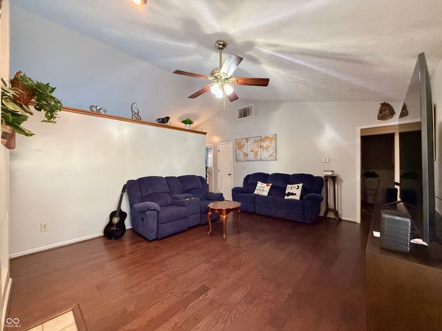 174 Country Aire Lane, Greenwood, IN 46143