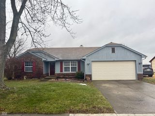 174 Country Aire Lane, Greenwood, IN 46143