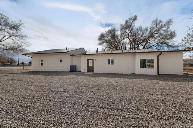 1067 Highway 314 NW, Los Lunas, NM 87031