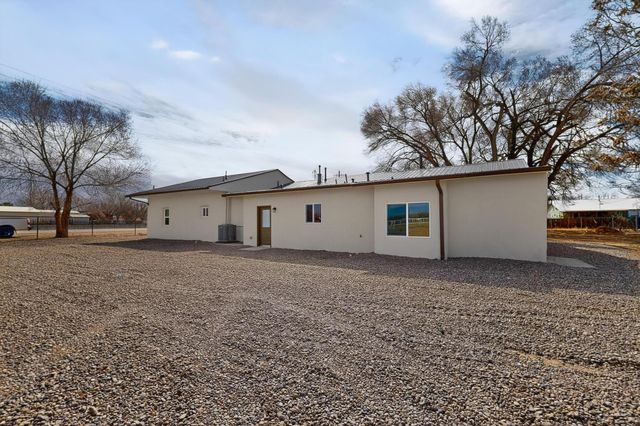 1067 Highway 314 NW, Los Lunas, NM 87031
