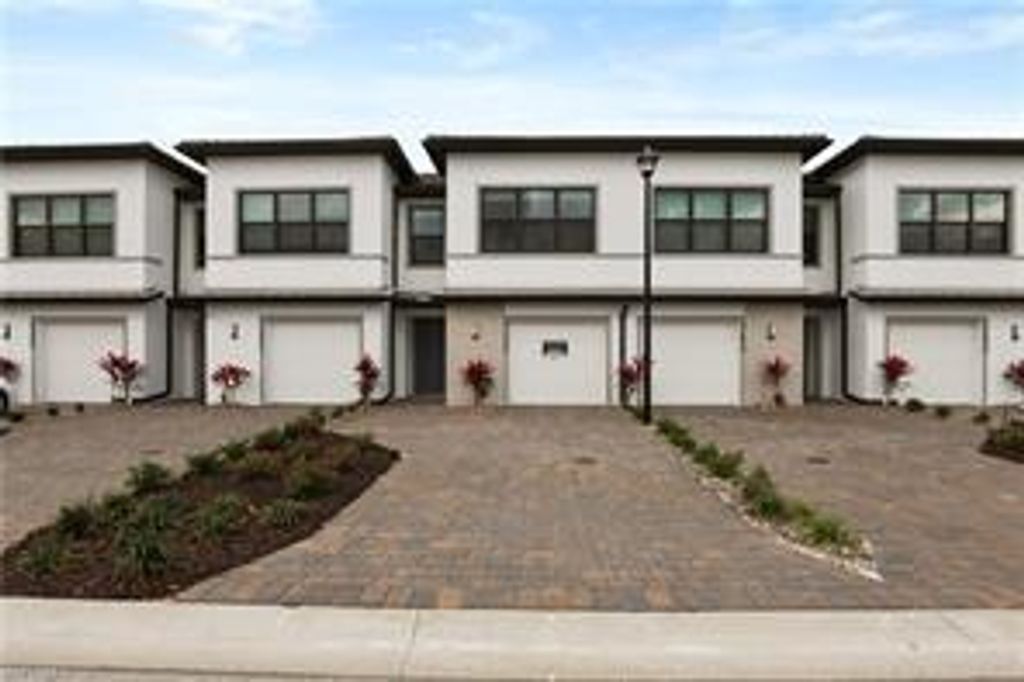 27876 Radiant Court, Bonita Springs, FL 34135