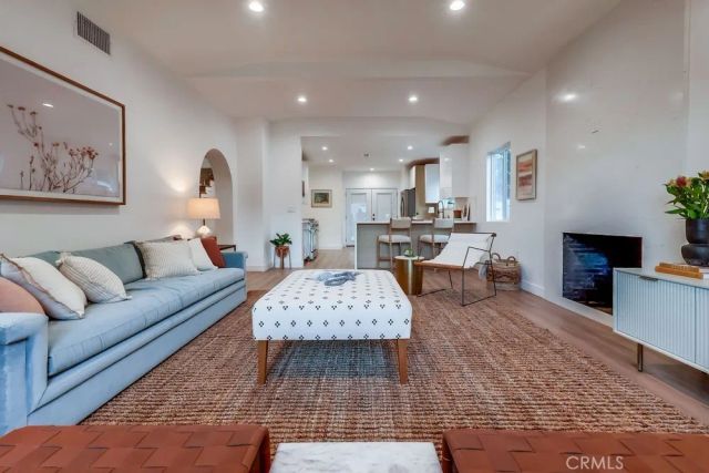 4016 6th Avenue, Leimert Park, CA 90008