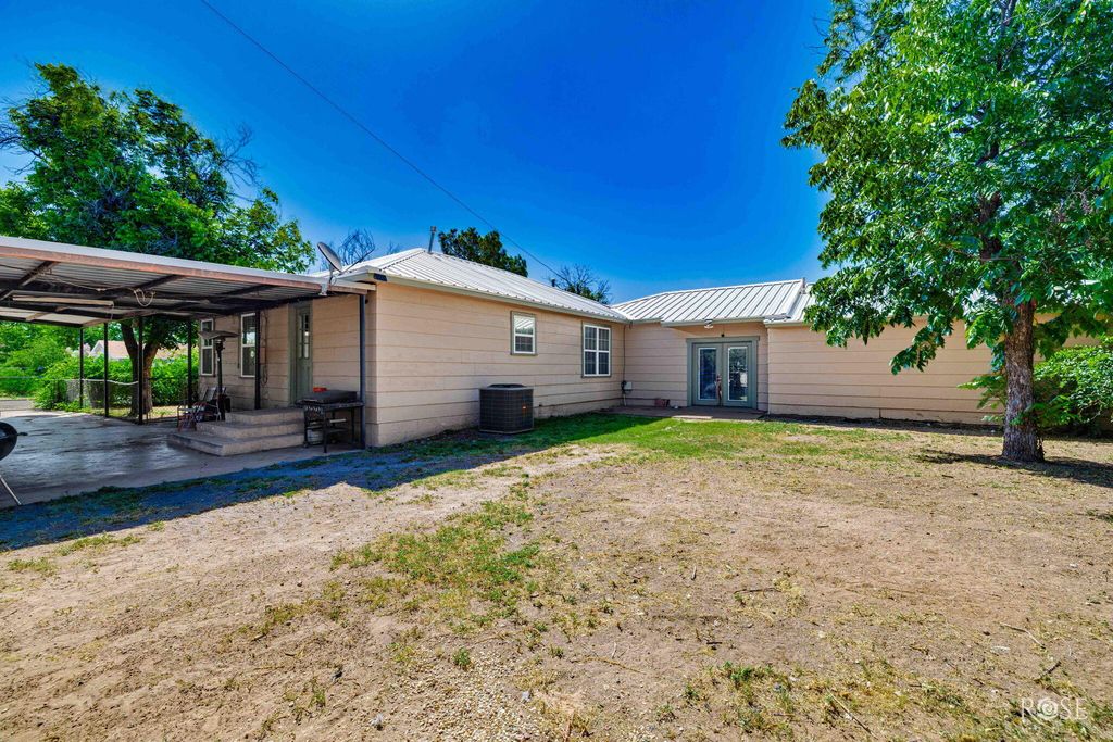 Image 24 of property listing at 2704 Waco Street, San Angelo, TX 76901