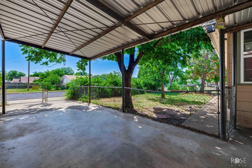 Image 29 of property listing at 2704 Waco Street, San Angelo, TX 76901