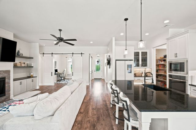 104 Grant Alan, Weatherford, TX 76085