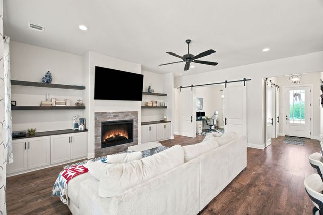 104 Grant Alan, Weatherford, TX 76085
