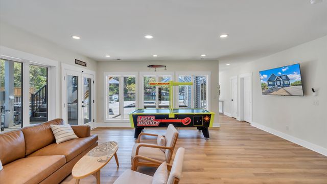 200 Sweetwater Bay DR, Penhook, VA 24137