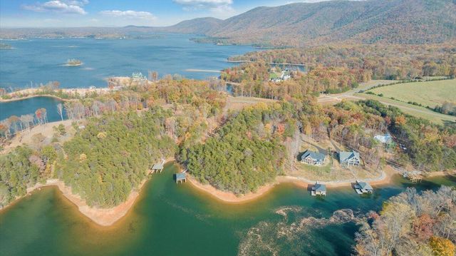 200 Sweetwater Bay DR, Penhook, VA 24137