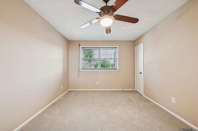 4425 Elmwood Parkway, Metairie, LA 70003