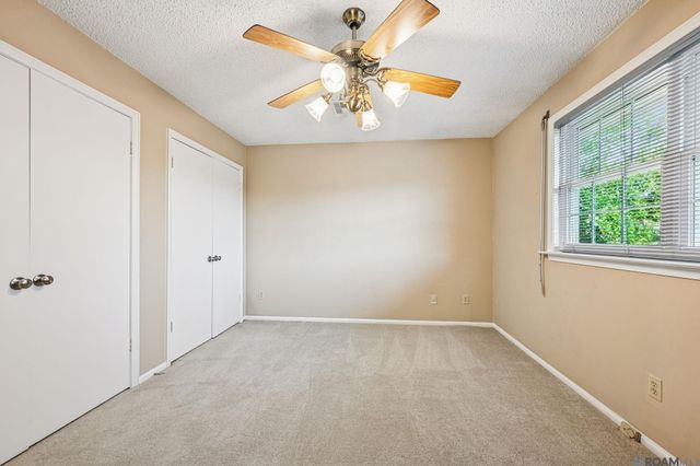 4425 Elmwood Parkway, Metairie, LA 70003