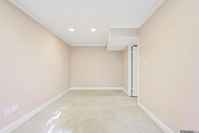 4425 Elmwood Parkway, Metairie, LA 70003