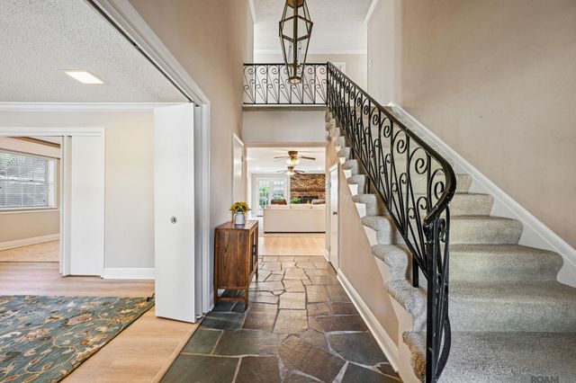 4425 Elmwood Parkway, Metairie, LA 70003