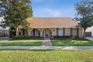 4425 Elmwood Parkway, Metairie, LA 70003
