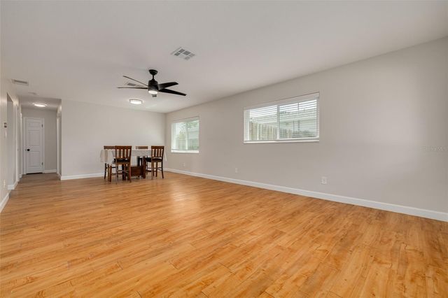 5621 16TH AVENUE N, St Petersburg, FL 33710