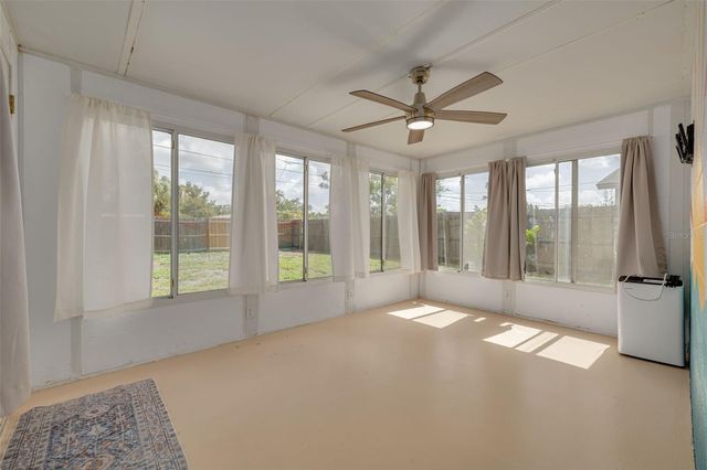 5621 16TH AVENUE N, St Petersburg, FL 33710