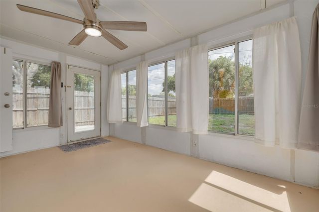 5621 16TH AVENUE N, St Petersburg, FL 33710