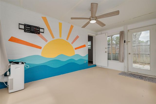 5621 16TH AVENUE N, St Petersburg, FL 33710