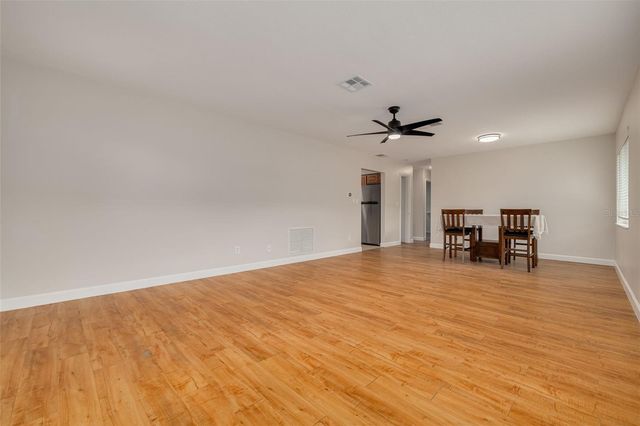 5621 16TH AVENUE N, St Petersburg, FL 33710