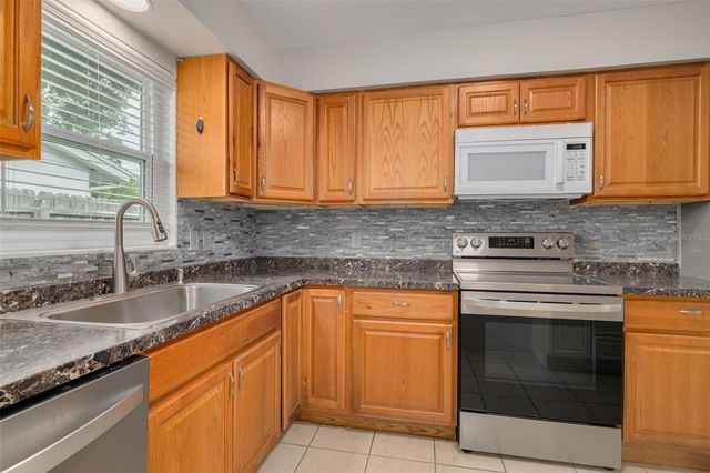 5621 16TH AVENUE N, St Petersburg, FL 33710