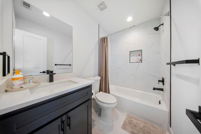 9 Super Street, Houston, TX 77011