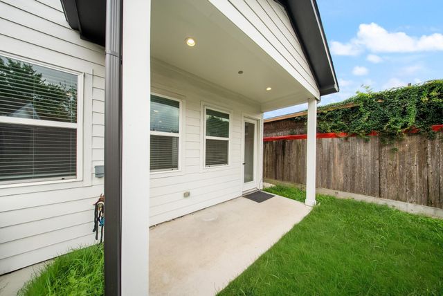 9 Super Street, Houston, TX 77011