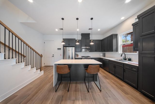 9 Super Street, Houston, TX 77011