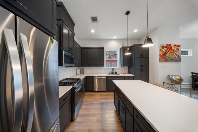 9 Super Street, Houston, TX 77011
