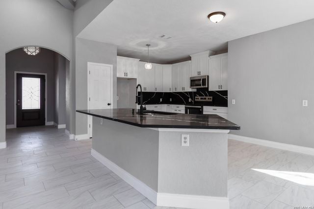 3938 New Mathis, Elmendorf, TX 78112