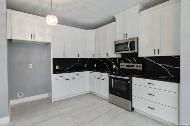 3938 New Mathis, Elmendorf, TX 78112