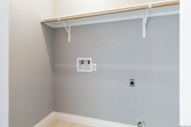 3938 New Mathis, Elmendorf, TX 78112