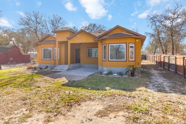 3938 New Mathis, Elmendorf, TX 78112