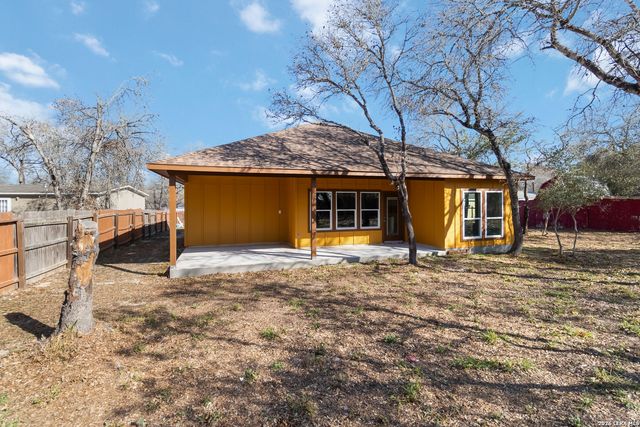 3938 New Mathis, Elmendorf, TX 78112