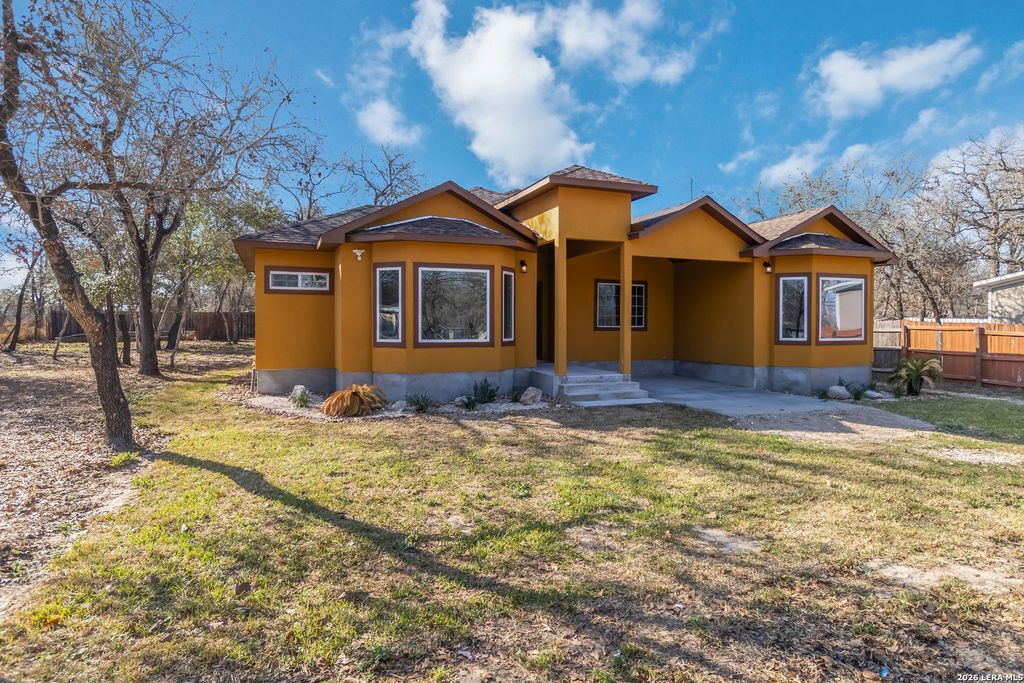 3938 New Mathis, Elmendorf, TX 78112