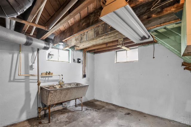 8243 Daly Road, Cincinnati, OH 45231