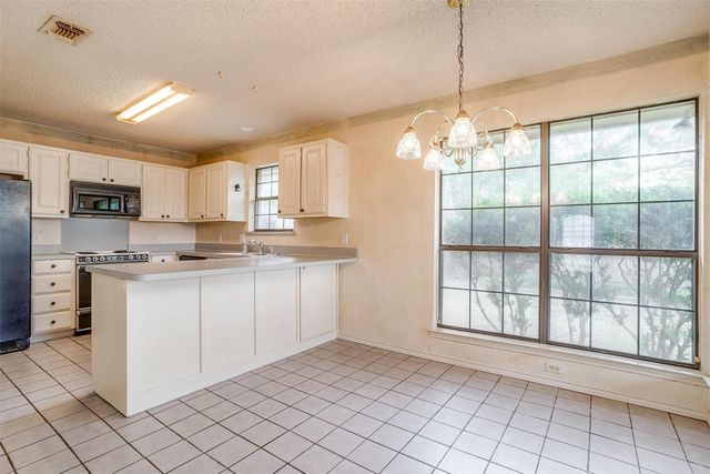 3941 Devonaire Drive, Fort Worth, TX 76008