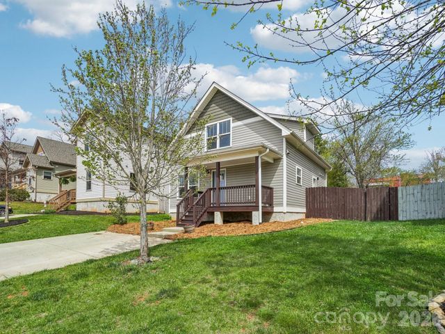17 Yarrow Meadow Road, Weaverville, NC 28787