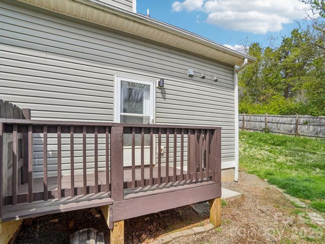 17 Yarrow Meadow Road, Weaverville, NC 28787