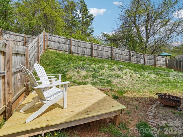 17 Yarrow Meadow Road, Weaverville, NC 28787