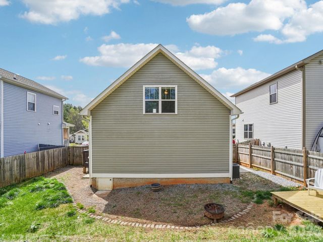 17 Yarrow Meadow Road, Weaverville, NC 28787