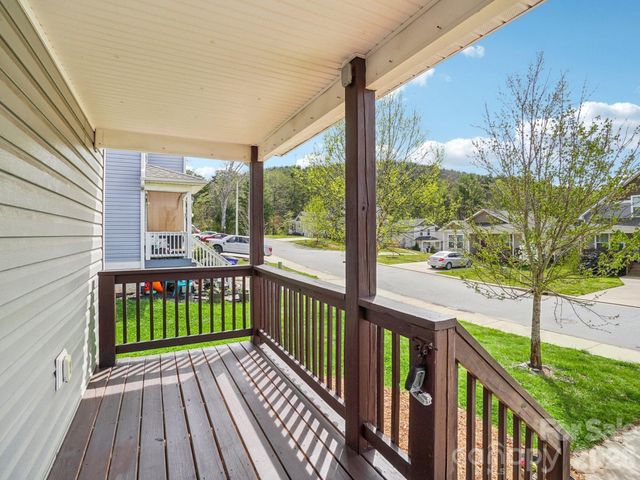 17 Yarrow Meadow Road, Weaverville, NC 28787