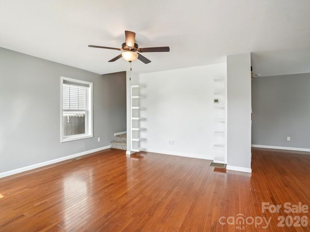 17 Yarrow Meadow Road, Weaverville, NC 28787