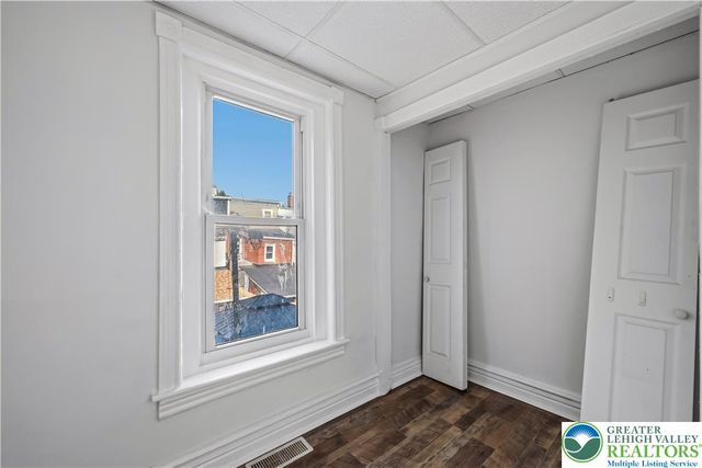 527 North Elliger Street, Allentown City, PA 18102