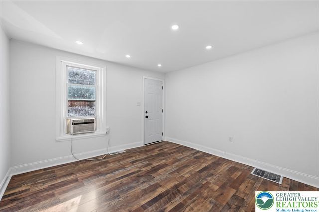 527 North Elliger Street, Allentown City, PA 18102