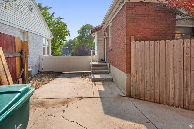2216 S POLK AVE, Ogden, UT 84401