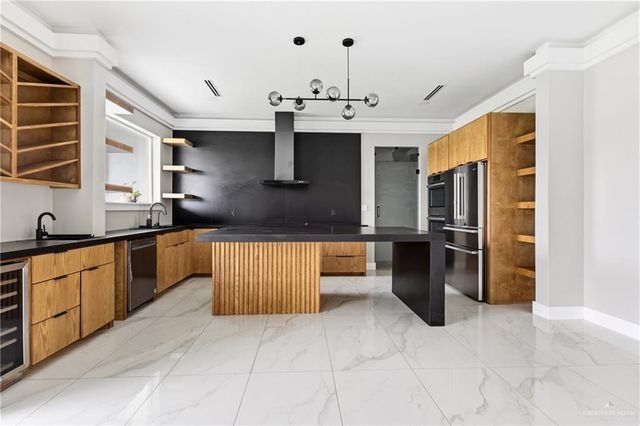 13819 N 34th Lane N, Mcallen, TX 78504