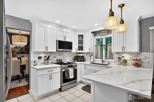 2 Monroe Court, Plainsboro, NJ 08536