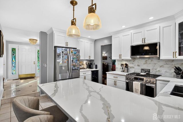 2 Monroe Court, Plainsboro, NJ 08536